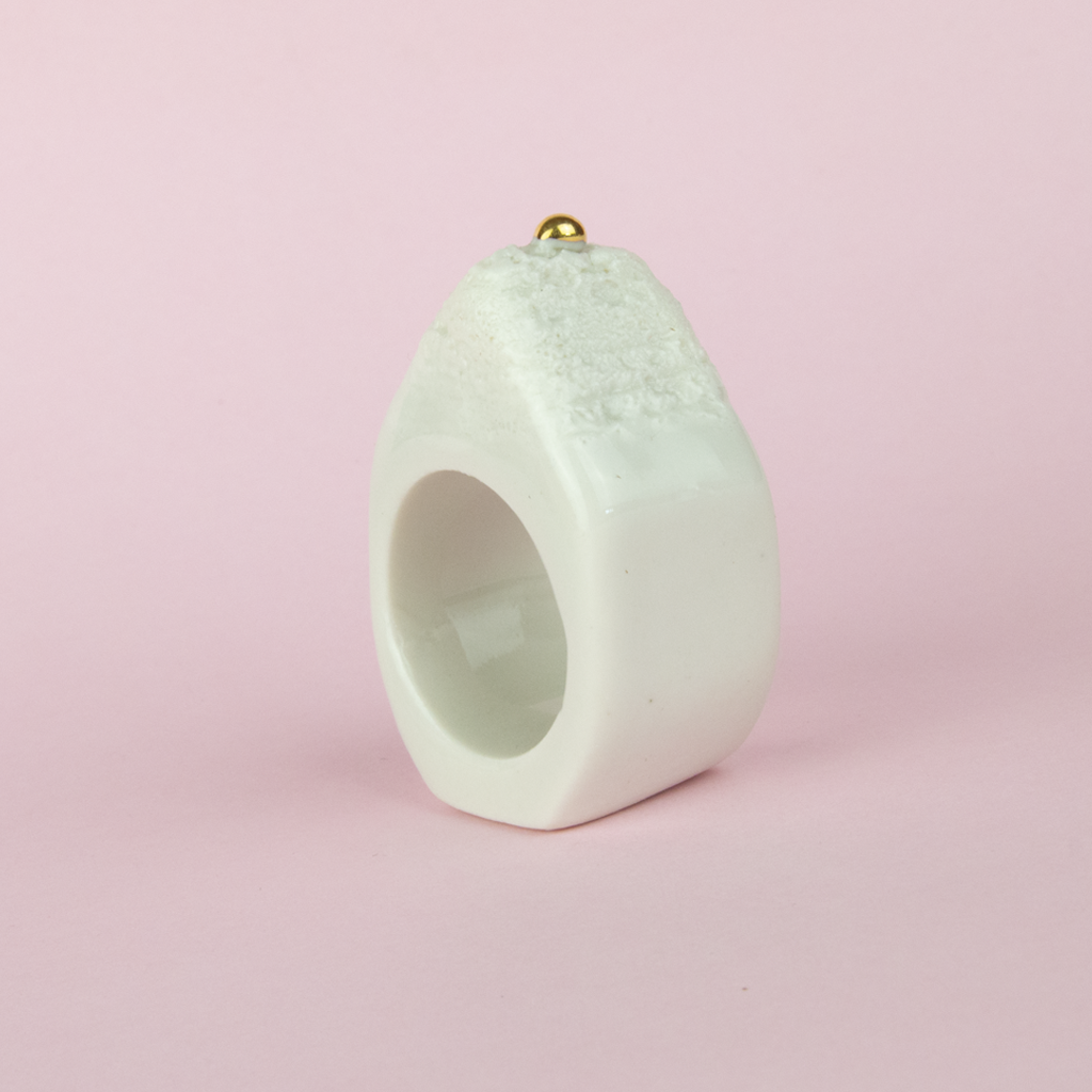 Anillo pieza es especial y de tamaño único