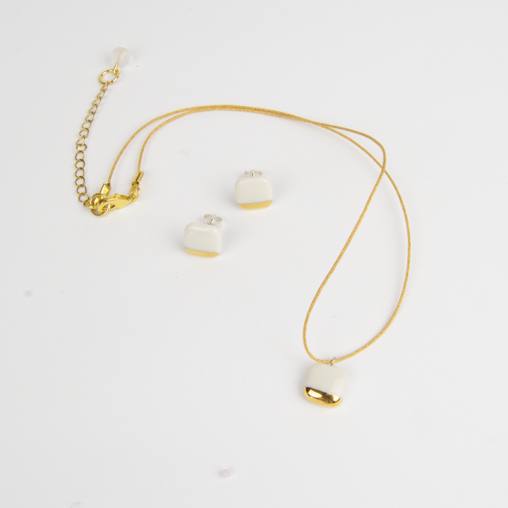 Conjunto porcelana y oro